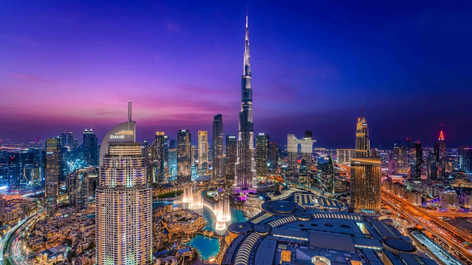 Downtown Dubai — 1