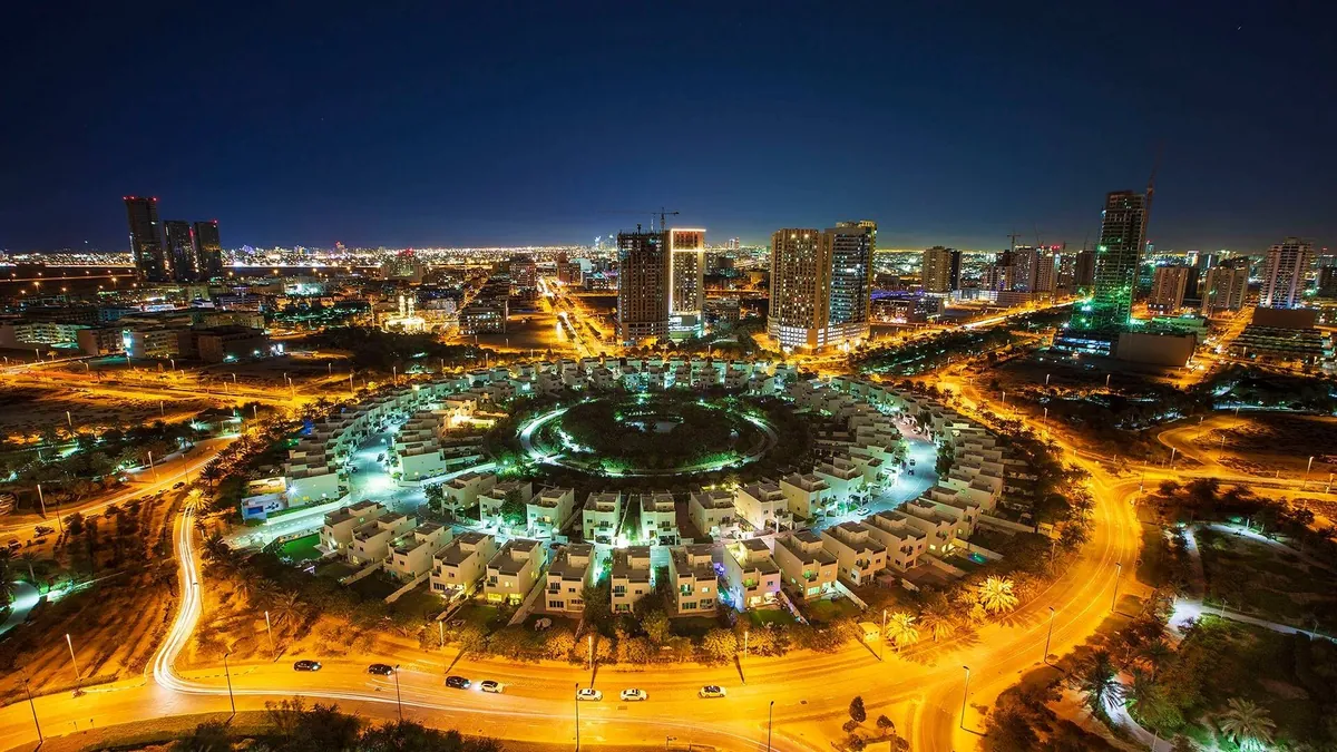 Jumeirah Village Circle — 4